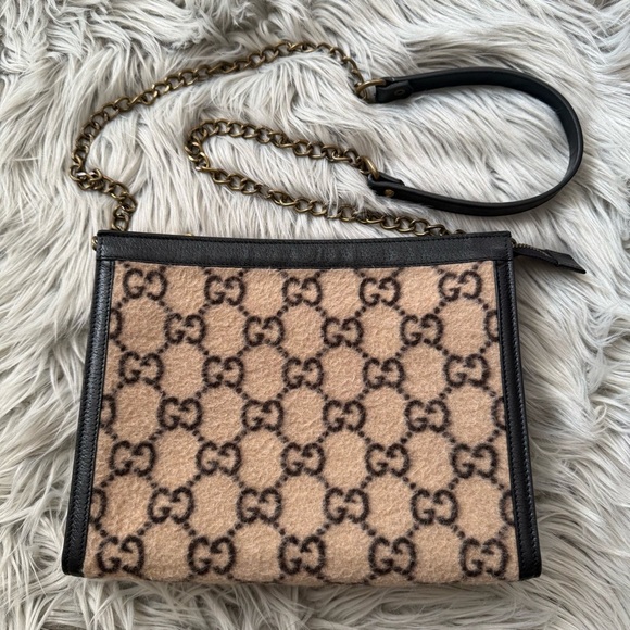 GUCCI GG Wool Pouch Bag - Picture 1 of 16